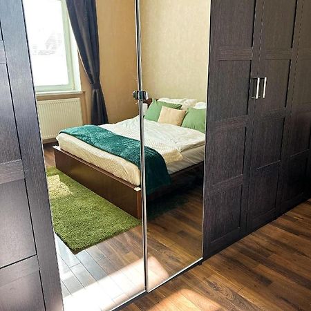 Spacious City Centre Apartment Bratislava Eksteriør billede